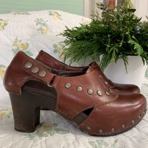 Dansko Ryder Studded Clogs size 37 (6.5-7)